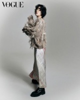 《掮客》李珠英最新《vogue》杂志写真曝光
