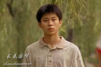李晨25年前青涩旧照曝光，阳光睿智又稳健，似邻家小哥哥