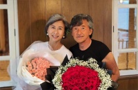 林子祥叶蒨文晒结婚26年合照 在争议中恩爱了26年