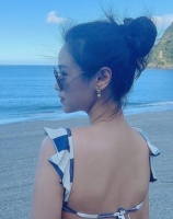 吴宗宪32岁大女儿泳装照曝光，曲线凹凸有致引发网友围观