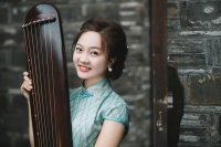 23岁林妙可近照曝光,怀抱古琴端庄优雅,昔日童星美出新高度