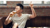 她和朱亚文在一起9年，连冯小刚老婆徐帆都称赞她，现却混成这样