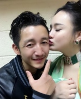 邹市明你真狠心！冉莹颖直播时崩溃痛哭，曾一年内被邹市明甩23次
