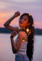 孙芮分享夏日烟花大片 梦幻氛围感拉满