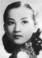 两栖女星死前将儿子交给好友抚养，儿子长大后却将养母告上法庭