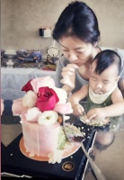 撒贝宁前女友首晒儿子正脸！吐舌头卖萌太可爱，父亲身份至今成谜