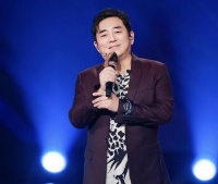 58岁知名港星老来得女！小16岁富婆妻子晒合照，两岁女儿太像爸爸