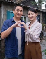 梅婷现身巴黎“刘一手”，素面朝天毫无架子，唯独没见丈夫身影