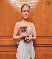 刘銮雄女儿参加国际芭蕾舞比赛，首夺金奖很激动，吕丽君倍感骄傲