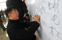 扬言死守宝岛，被王晶内涵，代言被解约，两面派李立群晚节不保了