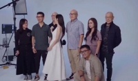 玄彬婚后出席活动，没有幸福肥，笑出很多褶子依然帅气