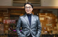 刘松仁传中风暴瘦拄拐杖，72岁近照曝光真实状态让人看傻