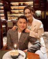 太太张宝儿从外国出差回来 TVB小生袁伟豪亲自下厨制作意大利披萨
