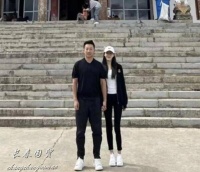 汪小菲绯闻女友素颜照曝光，皮肤白皙身材曼妙，不化妆她长这样