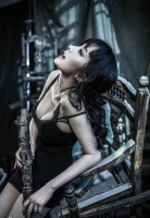 杨幂穿搭愈发大胆了，好身材太有料，藏都藏不住，女人味十足