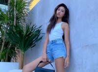 任达华女儿宣布正式出道！高一米八腿长110CM，久居国外长相欧美