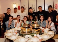 马国明携汤洛雯与黎诺懿高海宁杨卓娜等相聚 一众TVB艺人感情好