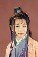 55岁港星内地摆摊卖水果，头顶烈日打扮似村妇，卖力吆喝无人问津