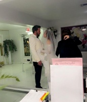 本阿弗莱克大婚，母亲从码头上摔倒跌破腿！被救护车紧急送往缝针