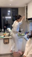 取个这样的媳妇 不敢再外面吃