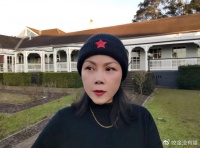 歌手田震晒澳洲度假照，拎十斤龙虾超霸气，网友：我的青春回来了