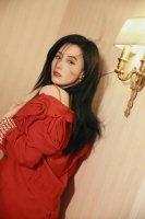 42岁张柏芝真是好妈妈典范！开敞篷车带儿子兜风，次子比谢霆锋帅