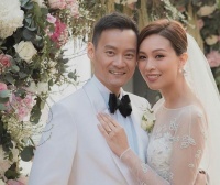 香港知名女星婚后宣布复出！转行做电台主持，遭前男友出轨背叛