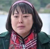 女星昔日患癌老公不离不弃，如今小21岁老公宣布离婚，称人财两空