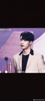那天是他把颁奖典礼开成了演唱会……