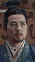 “开心一些，不要整日板着个脸，莫要吓到新妇”