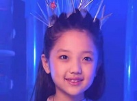 “冰柠檬”张兆艺大婚，老公抱一岁女儿参加婚礼，现场梦幻浪漫