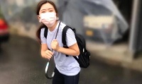 福原爱带娃现身医院！神情紧张难掩担忧，儿子趴妈妈肩上虚弱无力