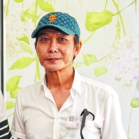 59岁钱小豪近况曝光，身体暴瘦青筋明显，自曝日吃1餐令人担忧