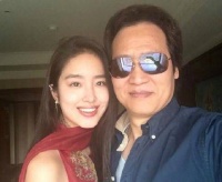 看了刘亦菲妈妈年轻时的照片，才知道为什么陈金飞会选择杨采钰