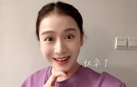 30岁女星官宣结婚怀孕！挺皮球肚产检，与冯小刚传绯闻老公成谜