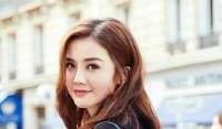 嫁过郑中基、爱过陈伟霆,被张智霖催婚10年,如今迷倒百亿太子爷
