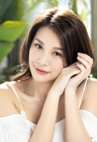 台女星艾莉丝全家移居英国，坦言为育儿搬家，因孩子上学感到惊慌