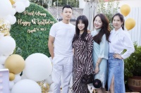 朱珠为1岁爱女隆重庆生！肚子一圈赘肉明显，与帅气老公亲密搂肩