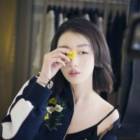 她3岁丧父随母改嫁，23岁拿影后，身家上亿不是梦！