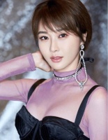 她瞒着老公去选秀，意外走红后转身就离婚，如今已沦为路人！