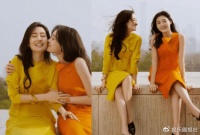 刘敏涛与女儿拍写真，13岁闺女肤白貌美超成熟，不像母女像姐妹