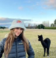 人气爆棚！谷爱凌过19岁生日，时代广场大屏为她庆生，国内也不差