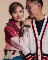 李嘉欣一家三口现身慈善晚会，11岁儿子身高接近许晋亨，越来越像爸爸
