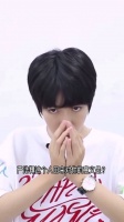蜕变之战真会问啊，霖一个眼神：问的狗屁问题？