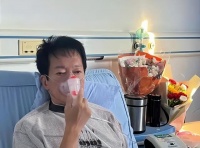 他被誉为香港第一恶人，在事业巅峰期退圈，至今未婚无子身体抱恙