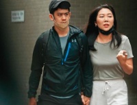 李安儿子官宣结婚！娶38岁素人当老婆，女方长相普通戴婚戒秀恩爱