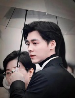 李易峰没事了？经纪人辟谣被黑了，配上刀的表情和狗的配图