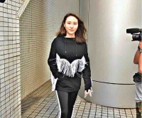何超云放弃霍英东孙子，如今只嫁给的消防员，对方月薪才4万元