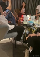angelababy吸烟遭偷拍，身旁人疑似宋威龙，细节证明并非约男模