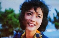 杜淳携亲妈首次出镜，1岁女儿不让奶奶抱，王灿对婆婆的称呼疏离